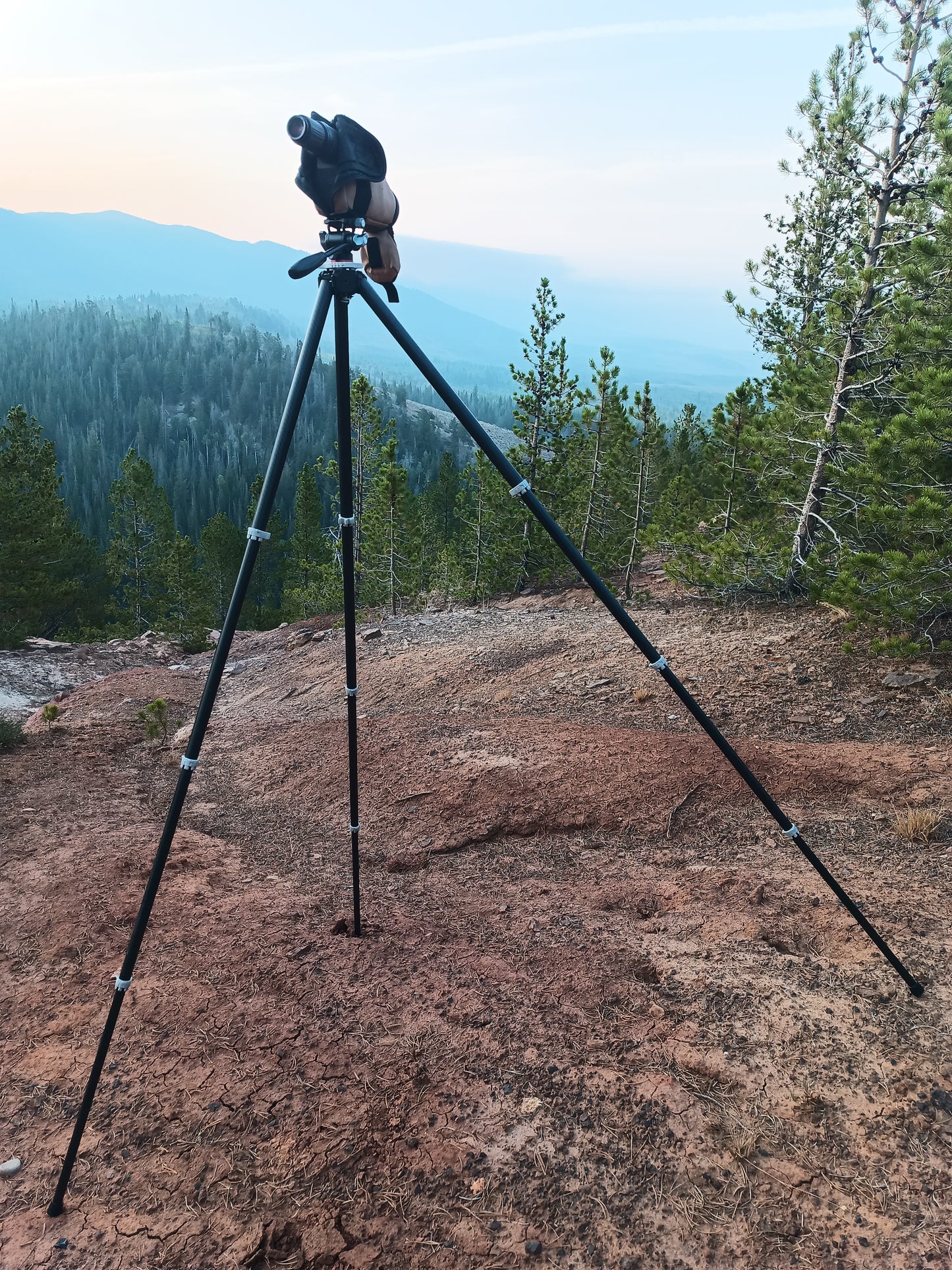 Top Hand CFX Carbon Fiber Tripod (24oz)