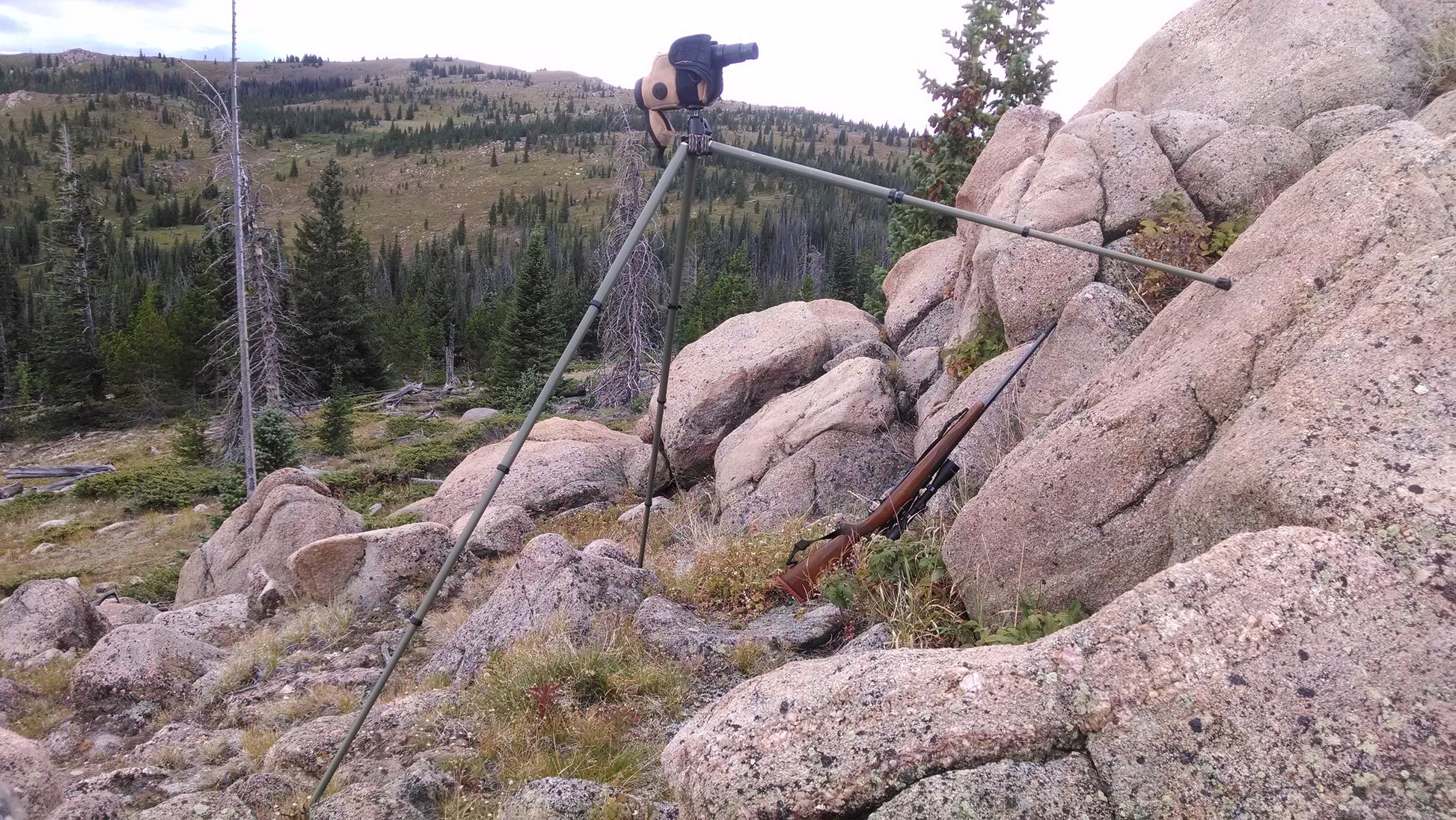 Glassing with a tripod